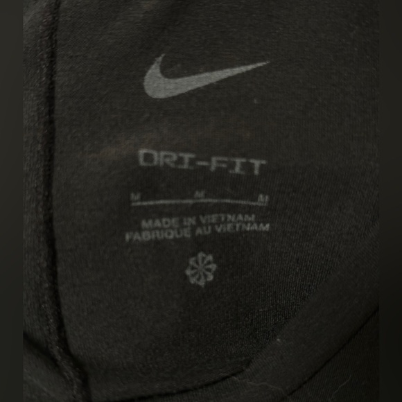 Nike quick dry top - Picture 3 of 3
